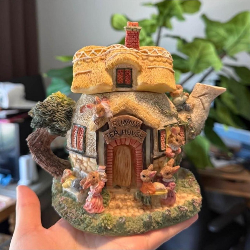 Bunny Tea House Teapot Cottage Thatched Roof Decorative Bunny Figurines Tan